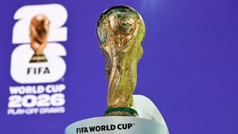 张之臻激战五局败给13号种子，澳网首秀受阻，央视新闻客户端报道